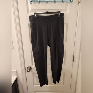 Athleta Chelsea Cargo Tapered Featherweight Stretch Pant Black Size 10